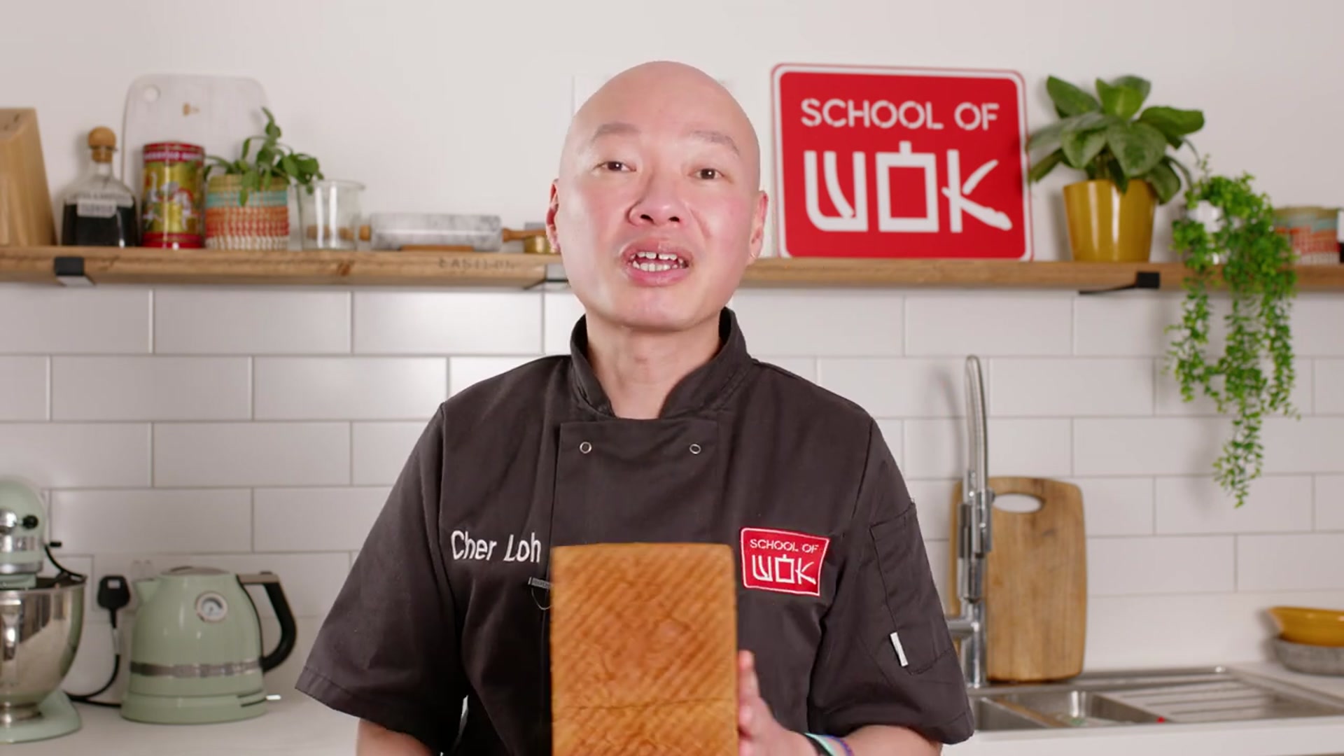 Video thumbnail for Super Crispy & Delicious Chicken Katsu Sando! (720p 25fps)