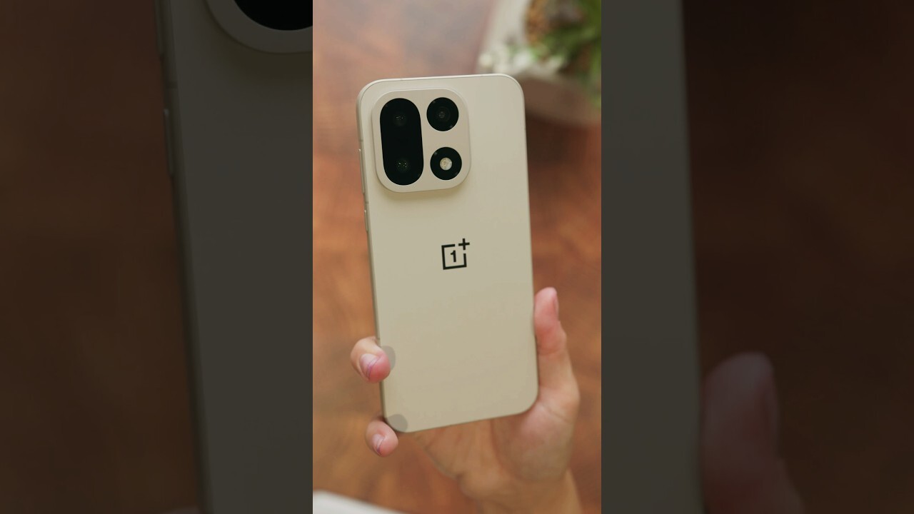 Video thumbnail for This is the NEW OnePlus 15!