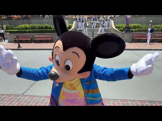 Video thumbnail for Disneyland Happiest March on Earth 🥁 #disneyland #disney #disneyparks #disneyland70 #celebratehappy