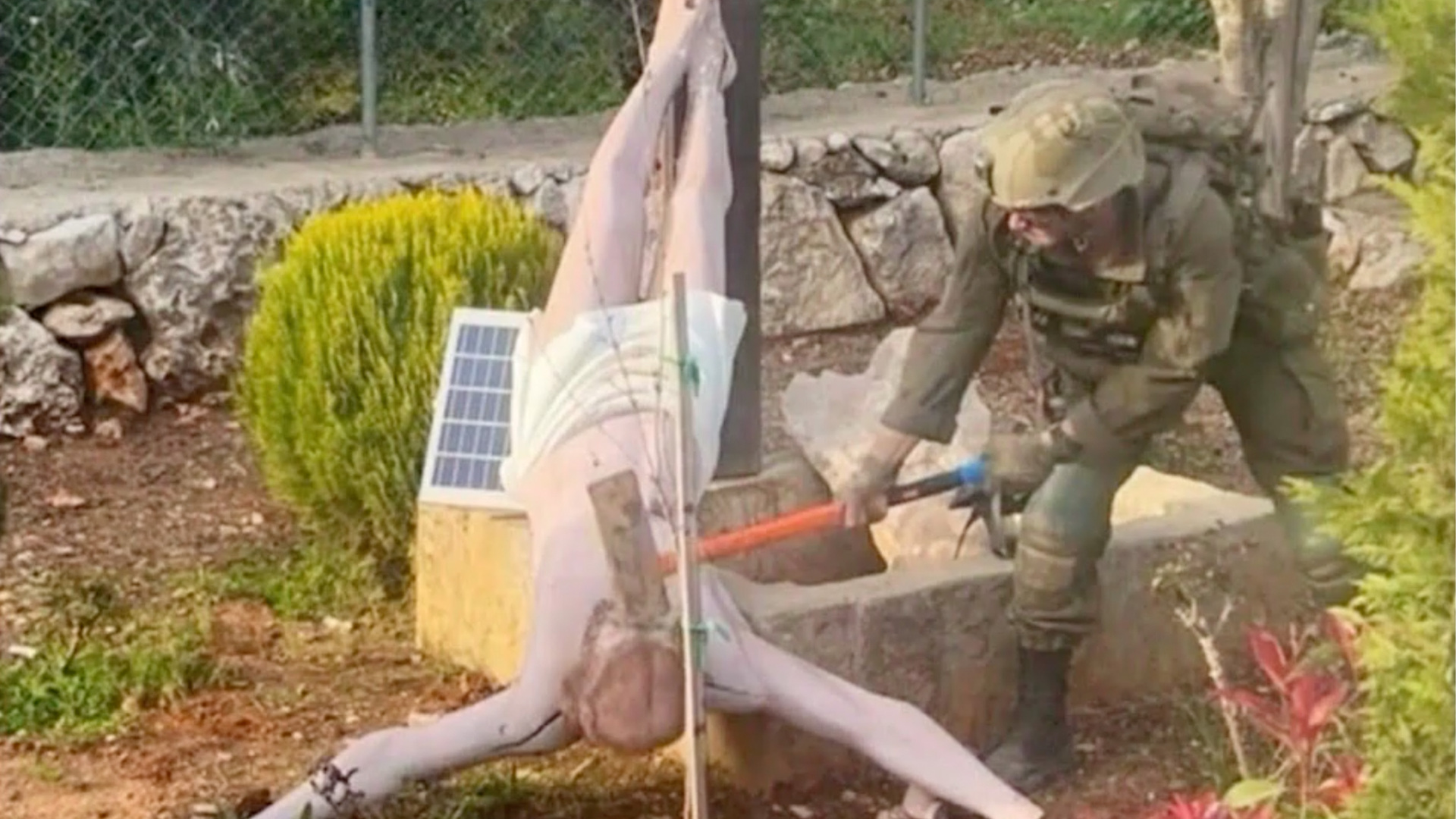 Video thumbnail for Outrage after Israeli soldier desecrates statue of Jesus Christ in Lebanon
