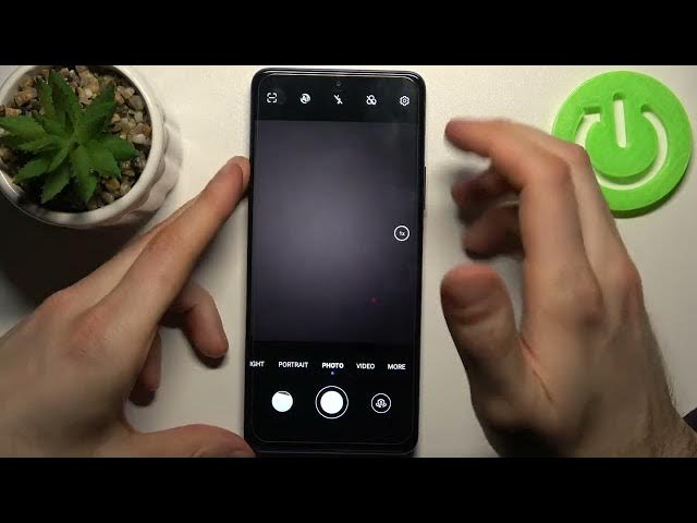 Video thumbnail for How to Take Burst Shot in HONOR Magic4 Lite