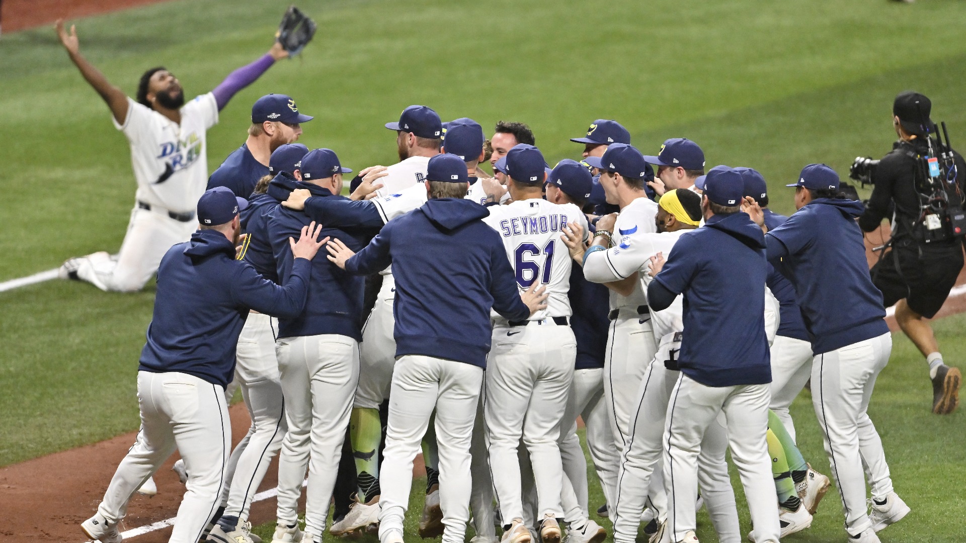 Video thumbnail for Rays vs. Brewers World Series Guarantees First Champion