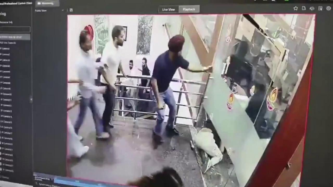 Video thumbnail for India: Woman fatally stabbed over 20 times inside office building as suspect attempts suicide.