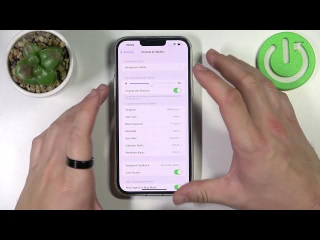 Video thumbnail for Iphone 14 Plus - change volume keys control