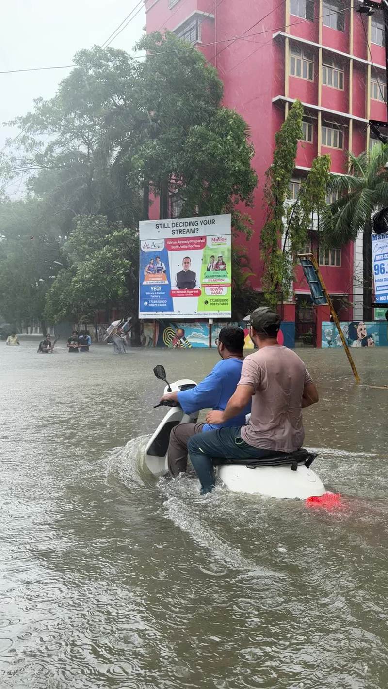 Video thumbnail for Electric Scooter Struggles through Flooded Streets in Vasai