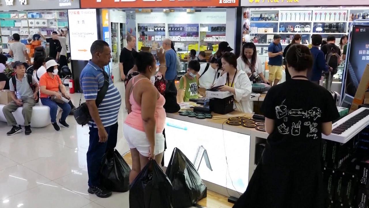 Video thumbnail for China: China further streamlines departure tax refund services.