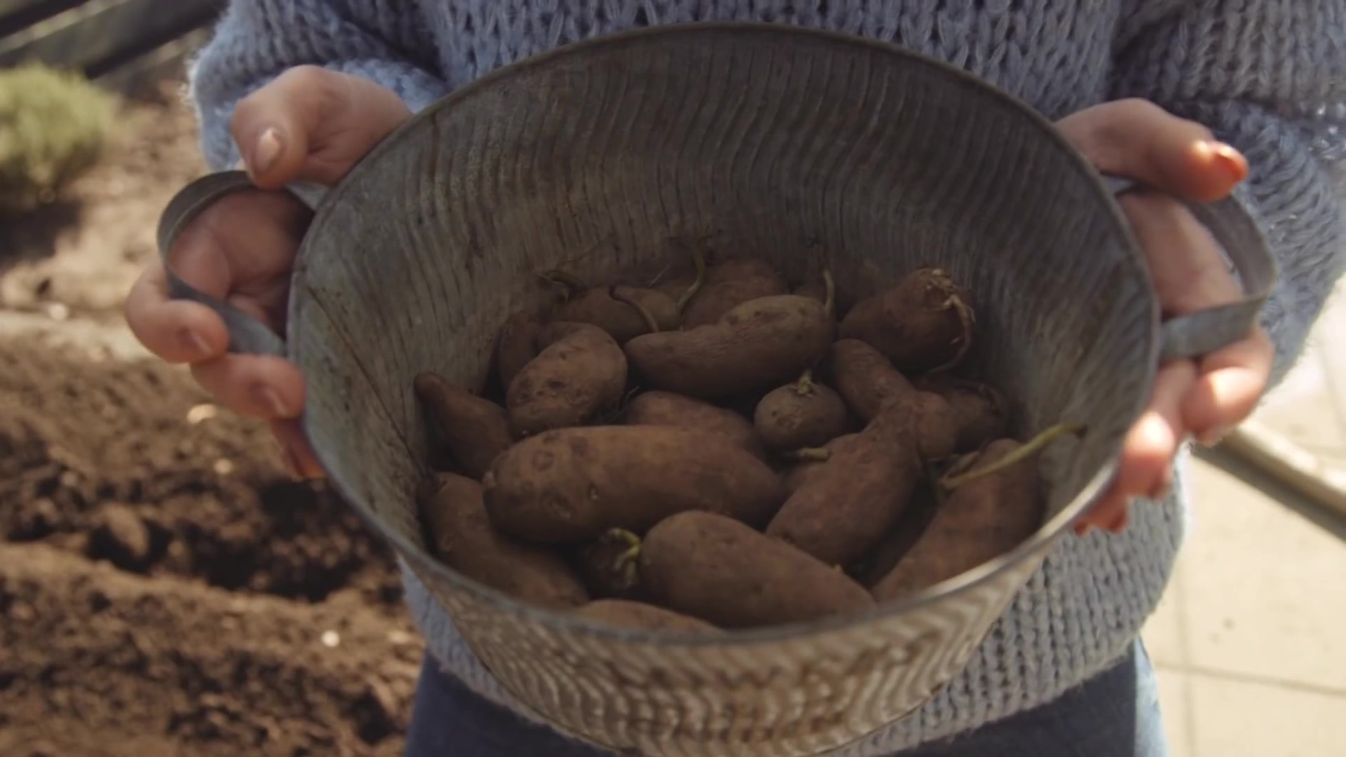 Video thumbnail for Mistakes Everyone Makes When Making Mashed Potatoes