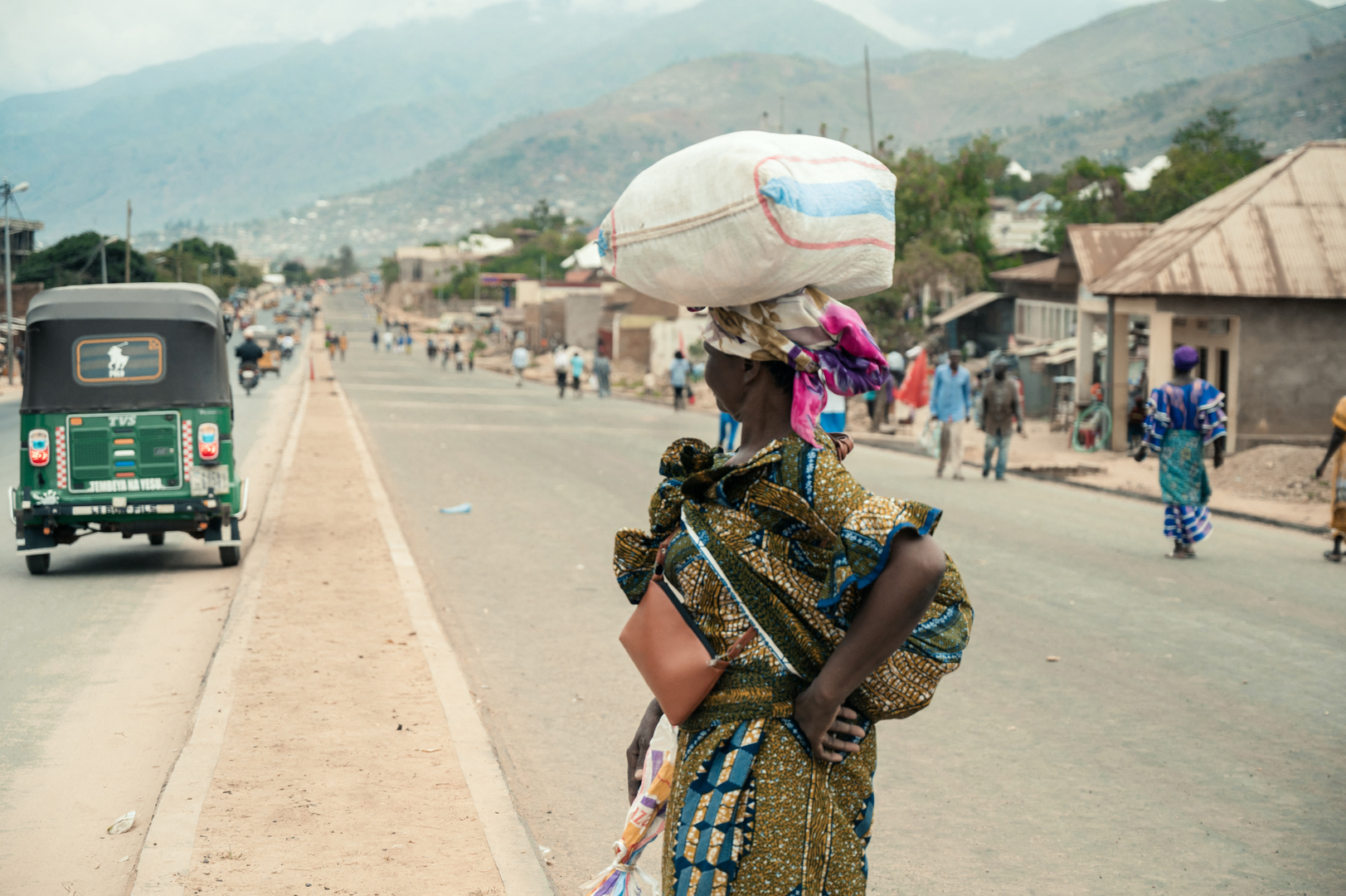 Video thumbnail for M23 advances in South Kivu: People start returning home to city of Uvira