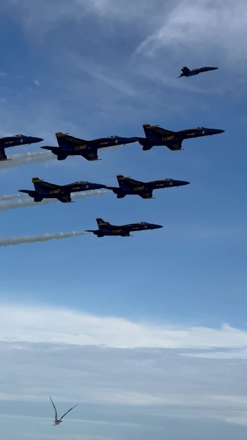 Video thumbnail for Blue Angels Jet Formation Roars over Crowded Beach Pier