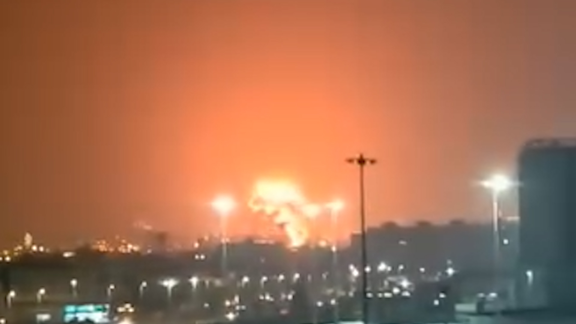 Video thumbnail for Fire erupts near industrial site in Saudi Arabia after Iranian strikes