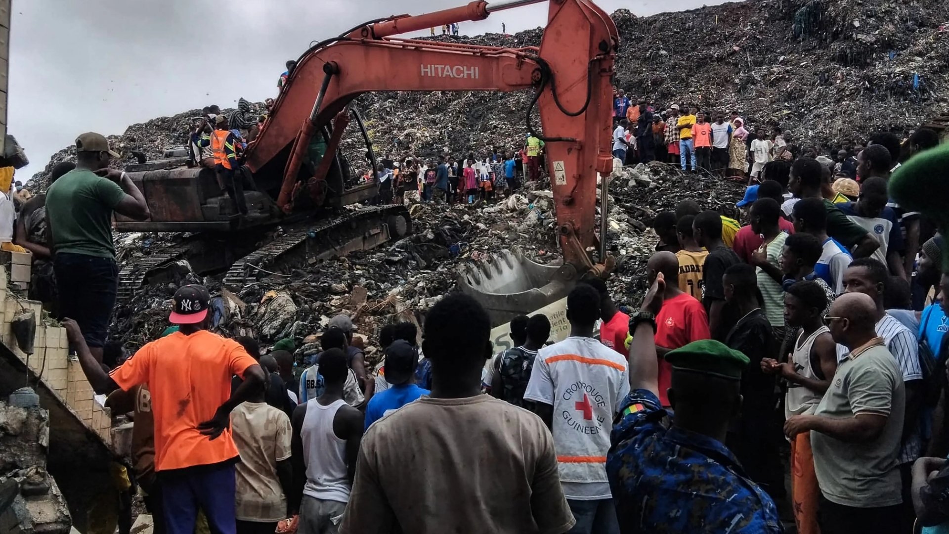 Video thumbnail for Guinea landfill collapse kills at least 34 as heavy rain raises fears of more landslides