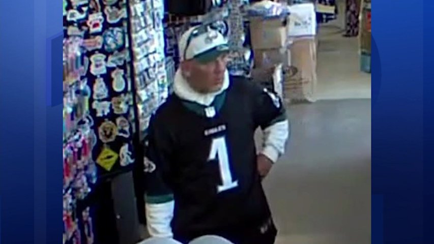 Video thumbnail for Caught on camera: Man steals from donation box
