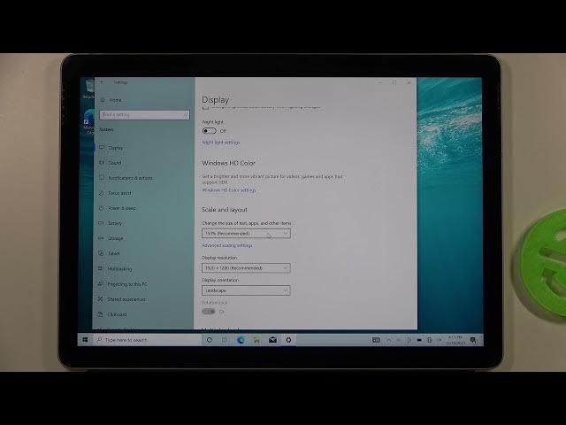 Video thumbnail for How to Adjust Scale & Layout Size on MICROSOFT Surface Go 2 - Manage Layout