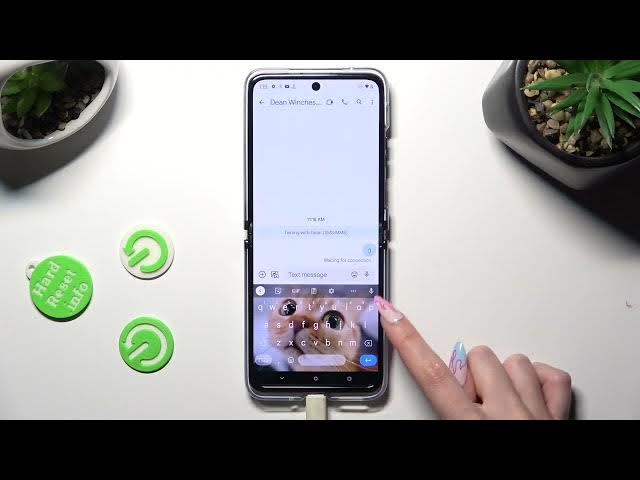 Video thumbnail for How to Turn On and Use Voice Typing on Motorola Razr 40 Ultra