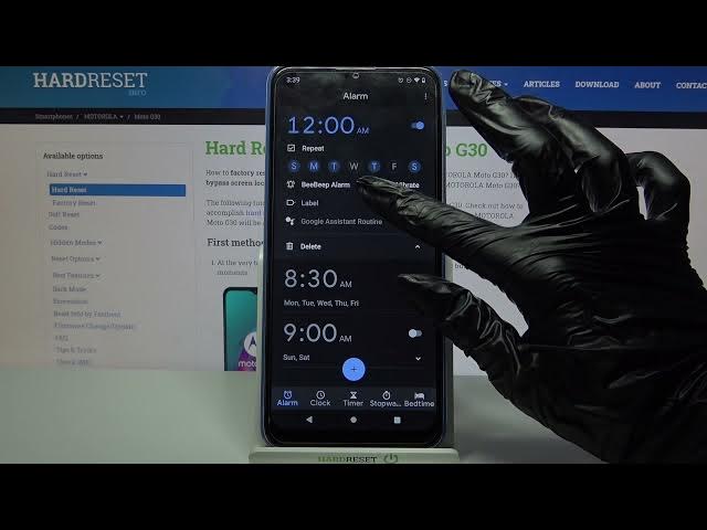 Video thumbnail for How to Set Up an Alarm Clock in Motorola Moto G30 - Add Alarm