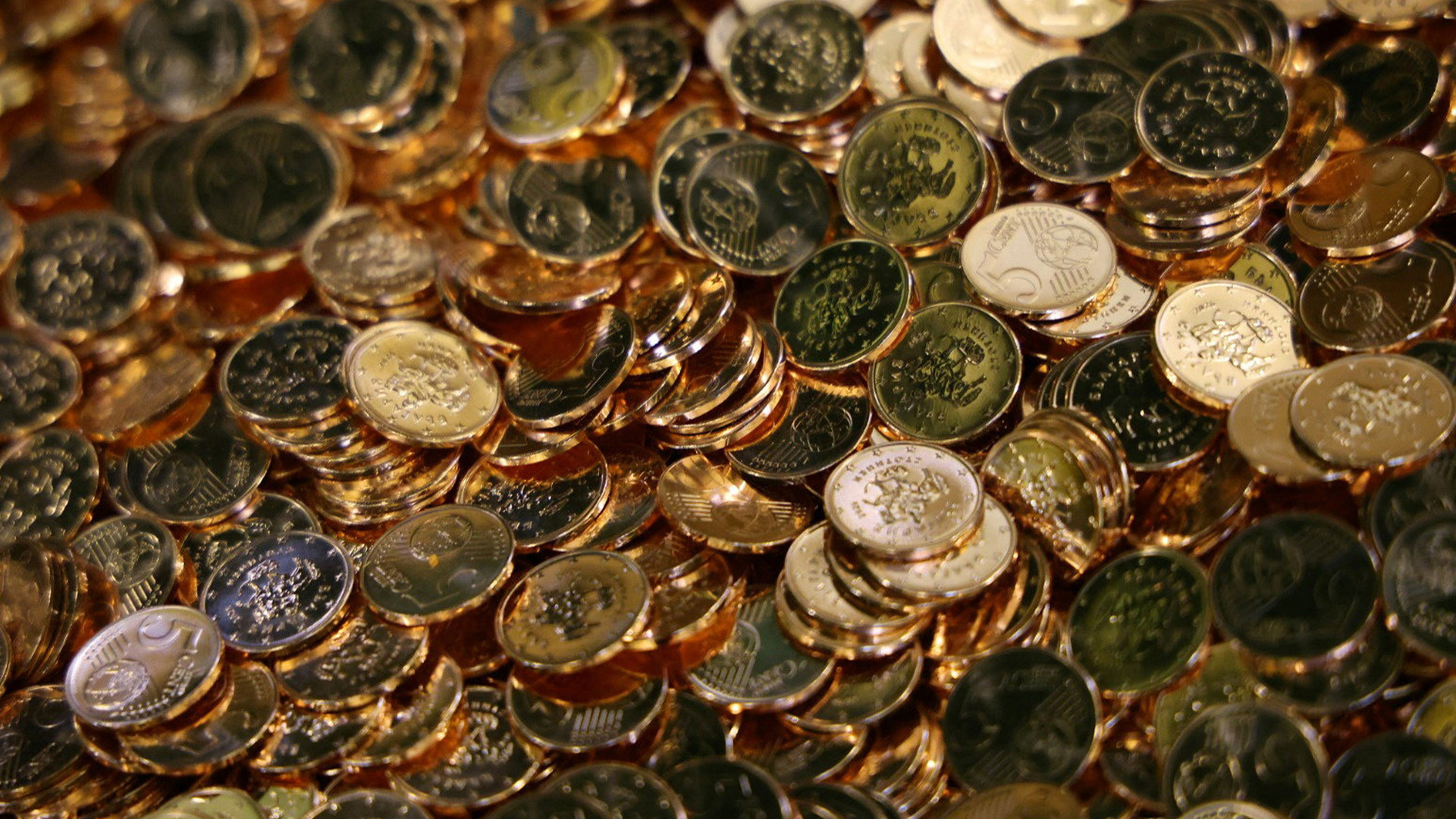 Video thumbnail for Bulgarians worry over rising prices as country adopts euro