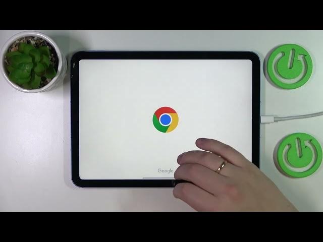 Video thumbnail for How to Download and Install the Google Chrome on the iPad 10th Gen (2022)