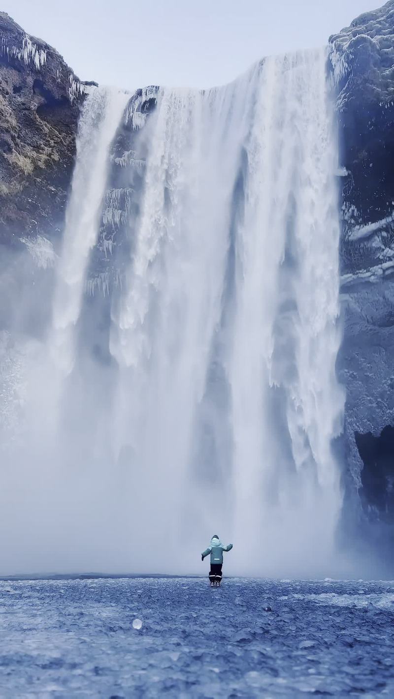 Video thumbnail for Epic Iceland Landscapes from Glaciers to Lava Fields