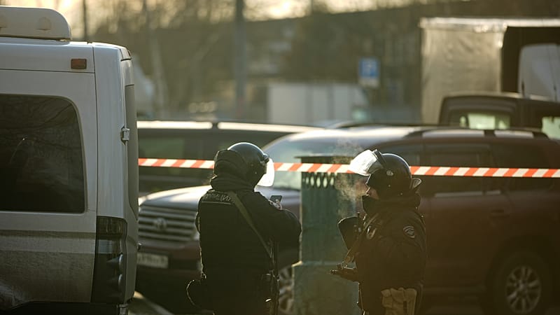 Video thumbnail for Three people killed in Moscow car explosion, Russian authorities say