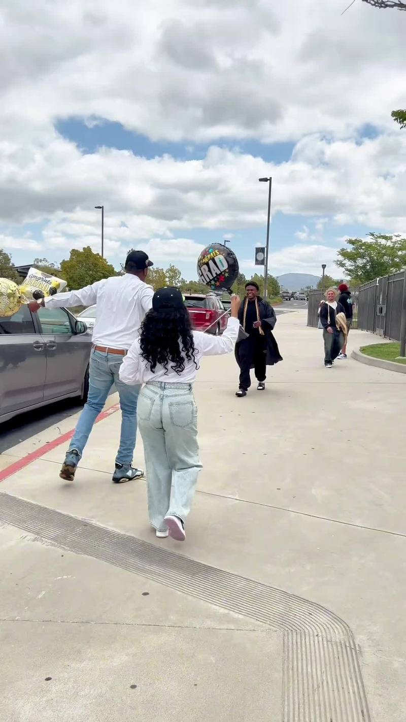 Video thumbnail for Parents Turn High School Graduation Pickup into Comedy Concert