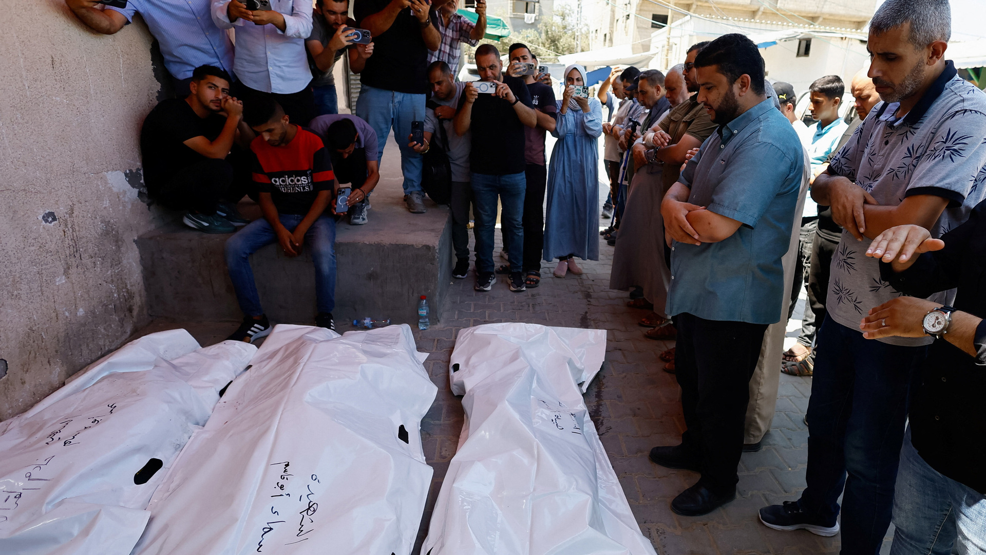 Video thumbnail for Father, mother, daughter killed in Israeli attack on Gaza home