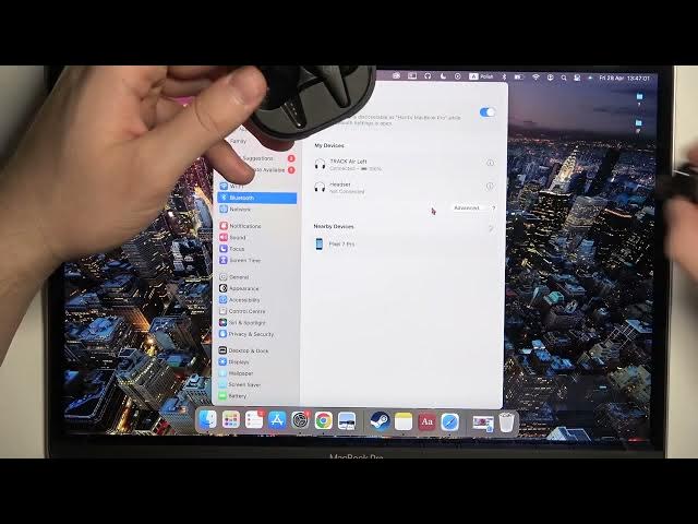 Video thumbnail for How to Pair Libratone Track Air with any Macbook?