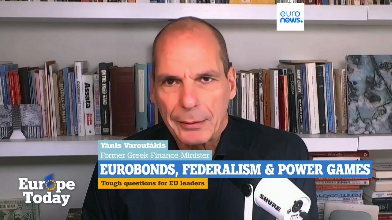 Video thumbnail for Choose to federalise or 'we can disband Europe,' Varoufakis tells Euronews