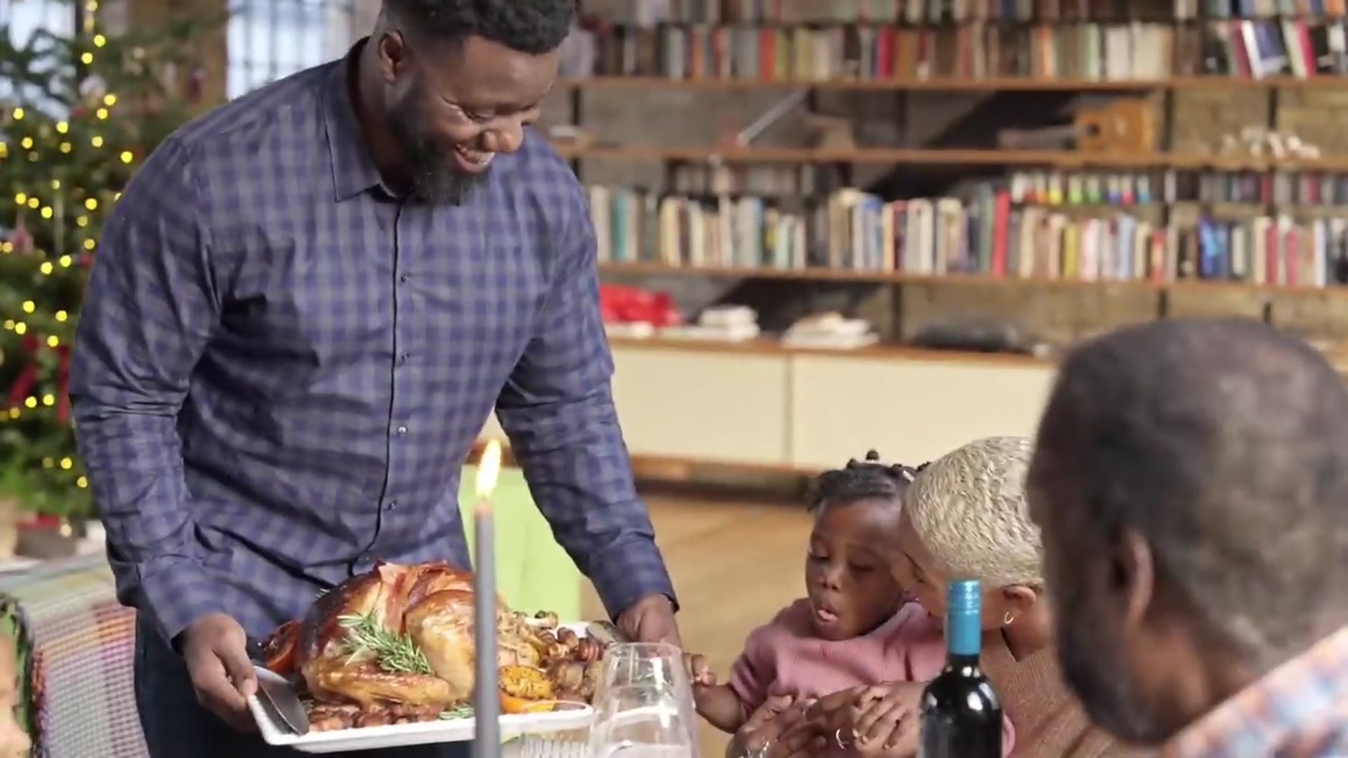 Video thumbnail for Southerners Try Each Other s Thanksgiving Plate(720P HD)