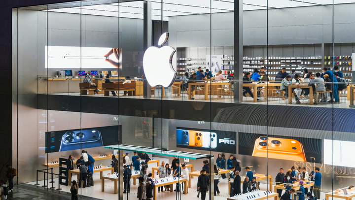 Video thumbnail for Apple Takes Back The Tech Throne, For Now