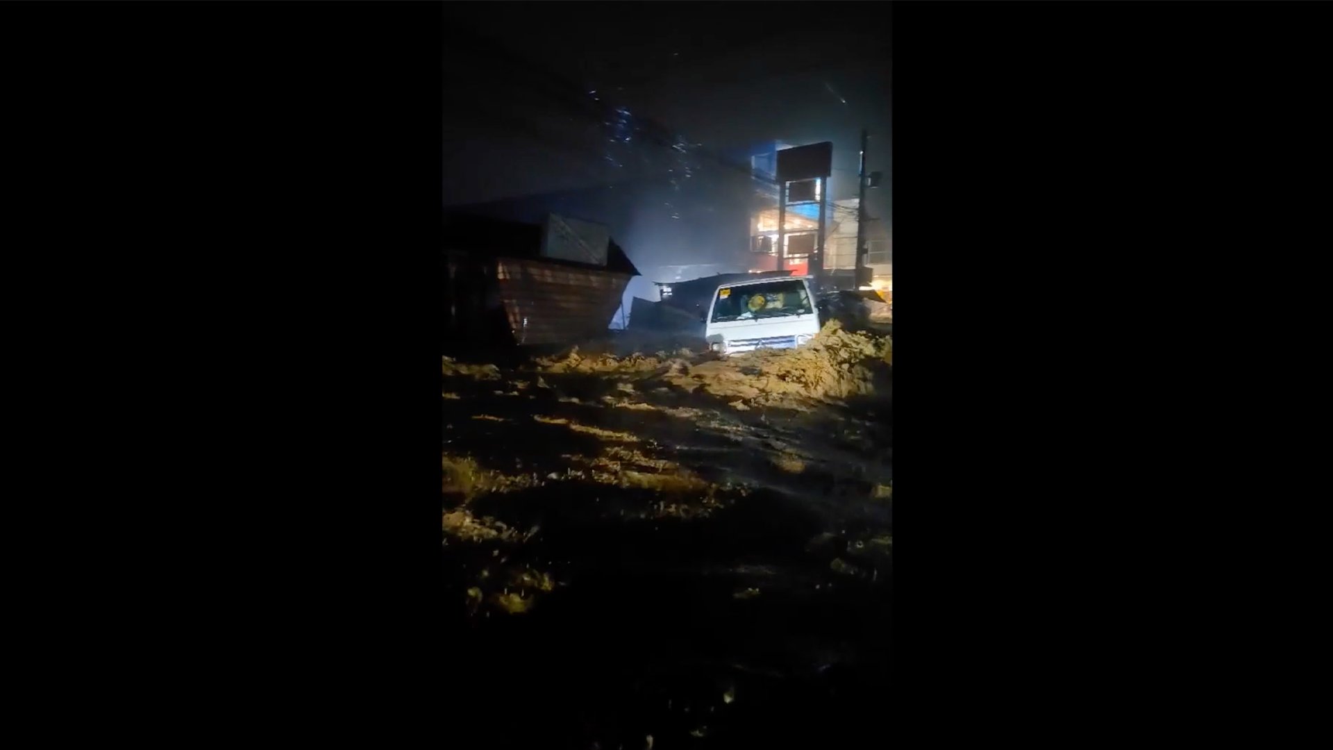 Video thumbnail for Video: Raging floodwaters sweep away lorry in the Philippines