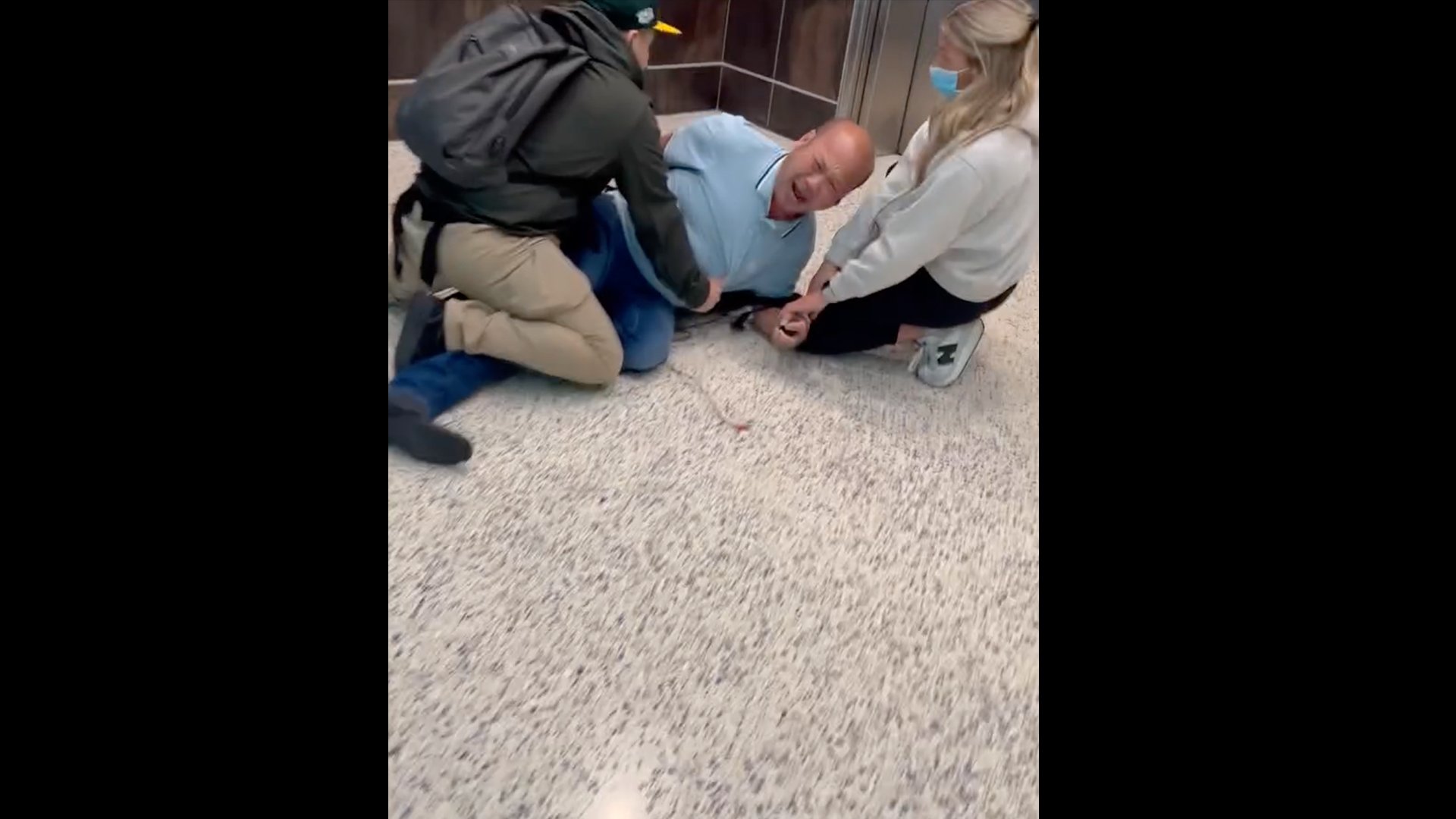 Video thumbnail for Plainclothes ICE agents manhandle man during arrest attempt