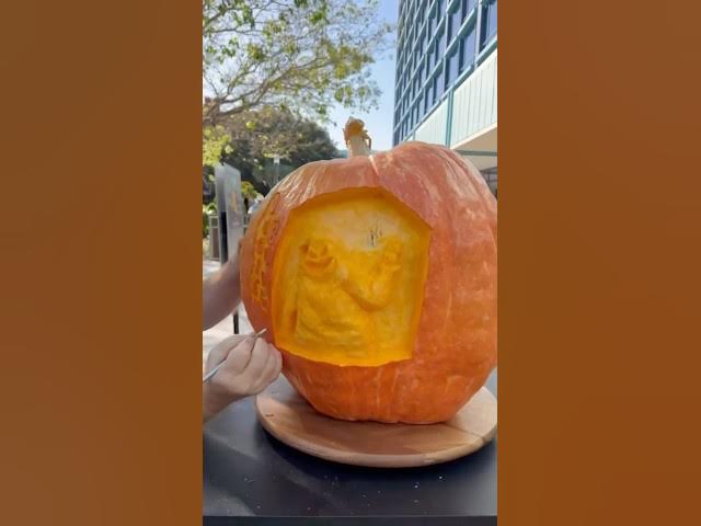 Video thumbnail for Pumpkin Carving at the Disneyland Hotel!