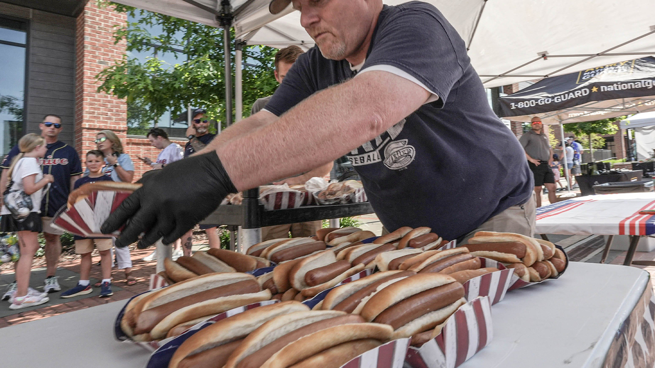 Video thumbnail for Did the Weather Affect the Nathan's Hot Dog Eating Contest?