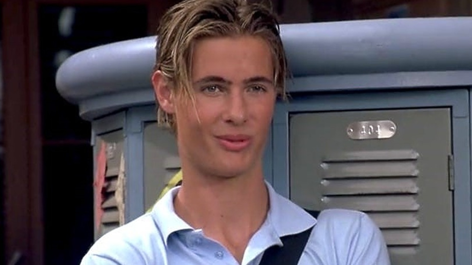 Video thumbnail for This '90s Disney Heartthrob Looks Entirely Unrecognizable Away From The Spotlight
