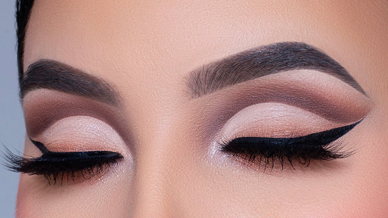 Video thumbnail for Modern Brown Cut Crease Tutorial with Black Winged Eyeliner
