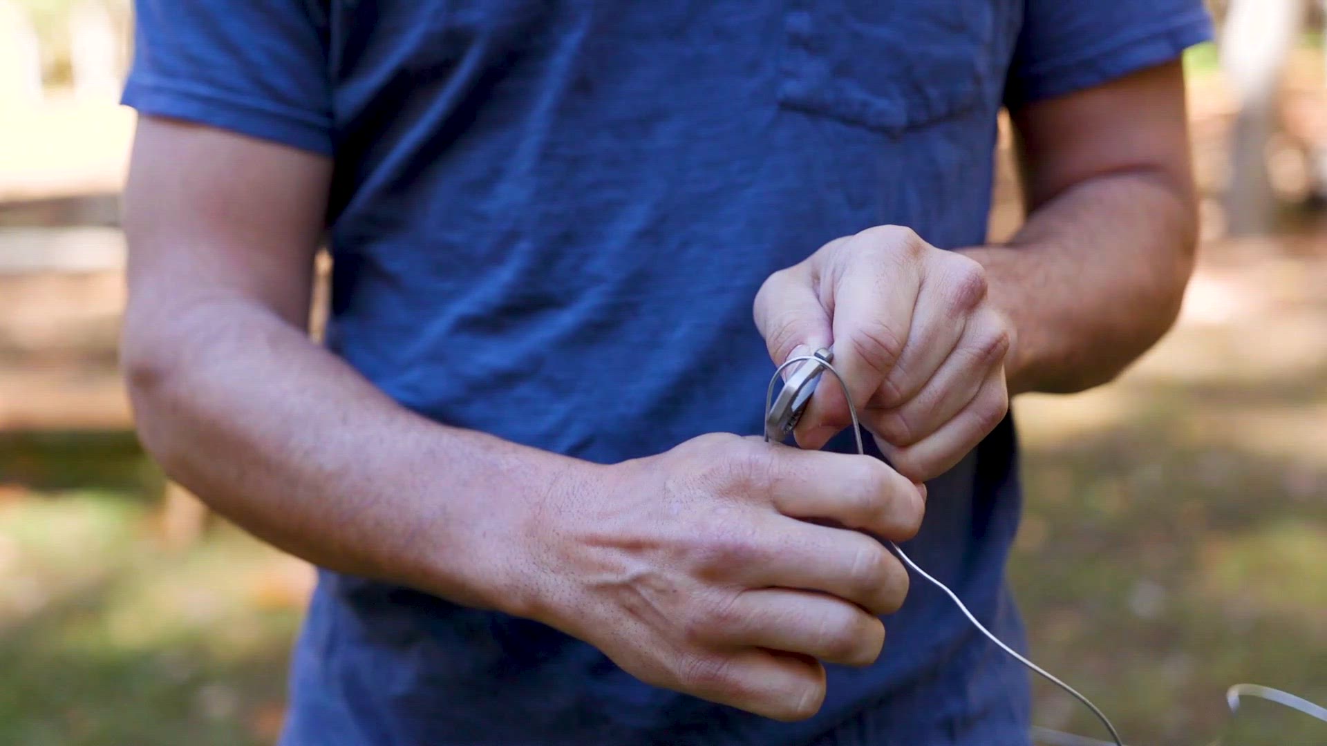 Video thumbnail for Keyzmo Pocket MultiTool - Small 16-in-1 Ultimate Utility Kit