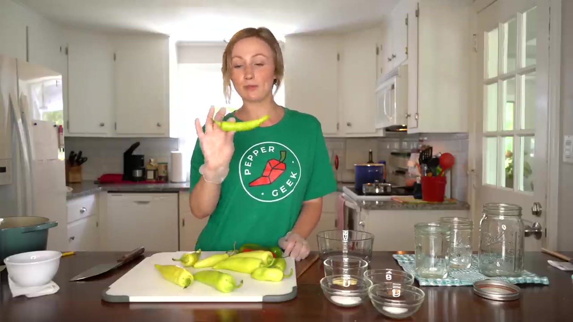 Video thumbnail for Pickled Banana Peppers   Quick  Crunchy  and Easy  Pepper Geek(720P HD)