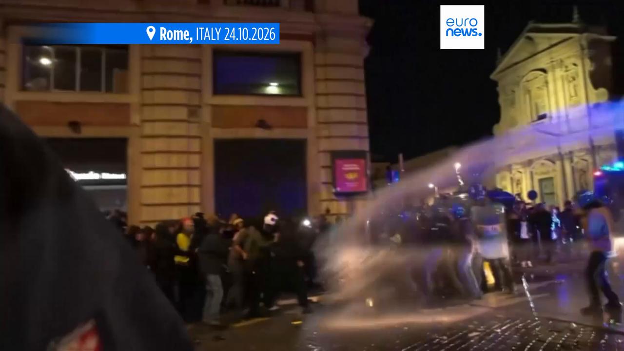 Video thumbnail for Young protesters clash with police on Rome streets
