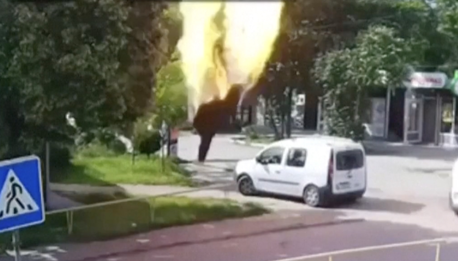 Video thumbnail for CCTV captures moment of deadly strike on Zaporizhzhia, Ukraine