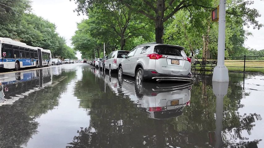 Video thumbnail for Flooded sidewalk in Pelham Parkway raises safety concerns for pedestrians