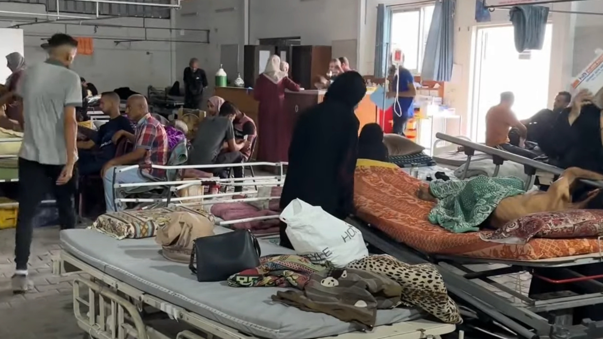 'Video thumbnail for Gaza health crisis: 15,000 patients await evacuation'