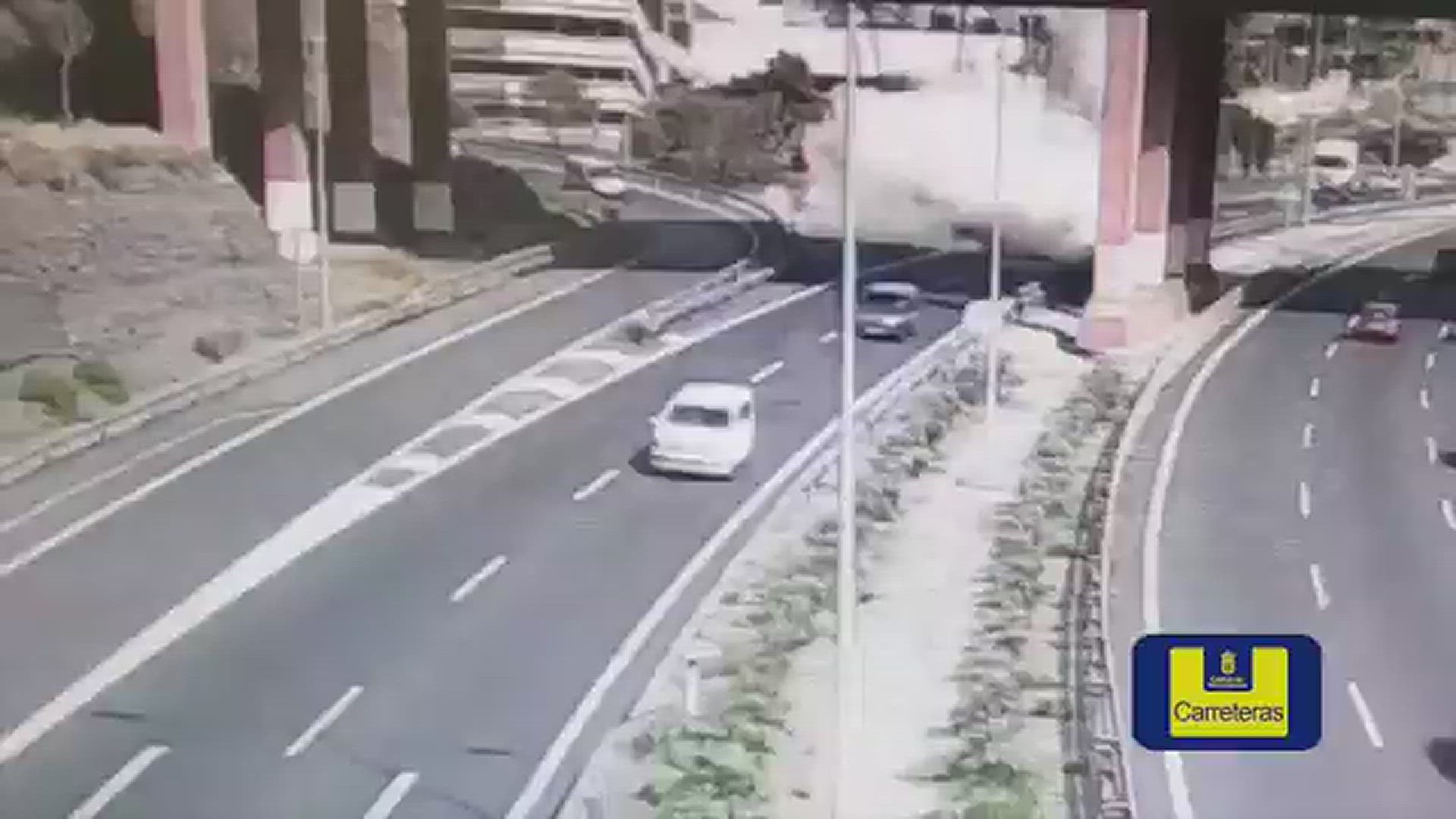 'Video thumbnail for Lastwagen Unfall in Las Palmas (15.08.20)'