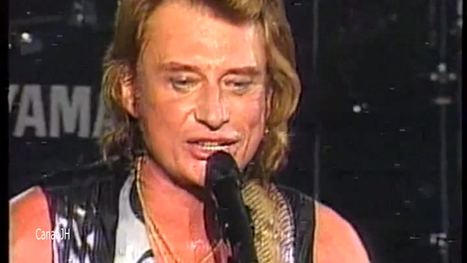 Video thumbnail for Johnny Hallyday - Jolie petite Rock'n'rolleuse - Las Vegas 1996