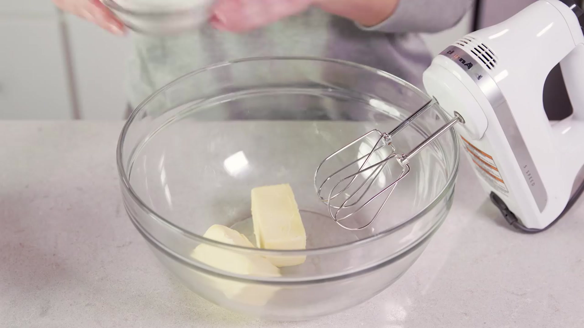 Video thumbnail for Fresh Berry Chantilly Cake(720P HD)