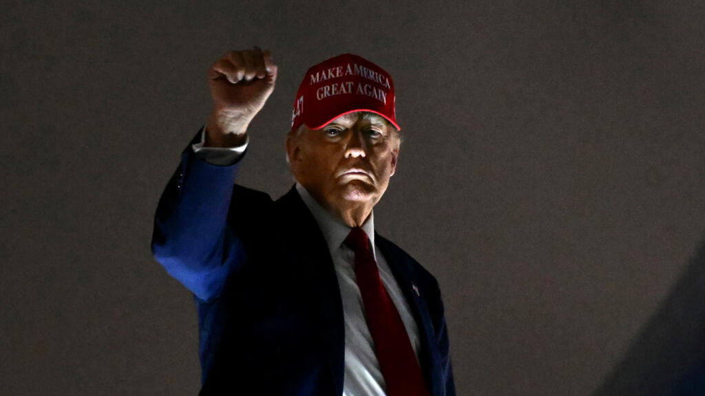 Video thumbnail for Markets plummit as Trump’s 10 percent global tariffs take effect