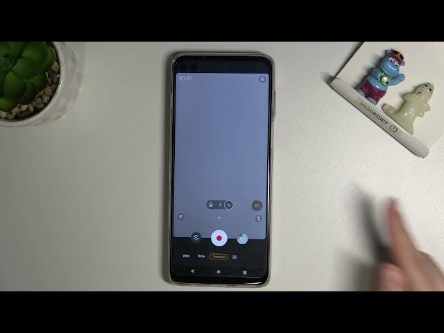 Video thumbnail for How to Pick Speed of Slow Motion in Motorola Moto G100 - Access Slow Motion Options