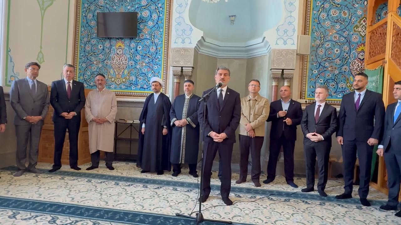 Video thumbnail for US: Georgian president extends Eid al-Adha greetings during mosque visit.
