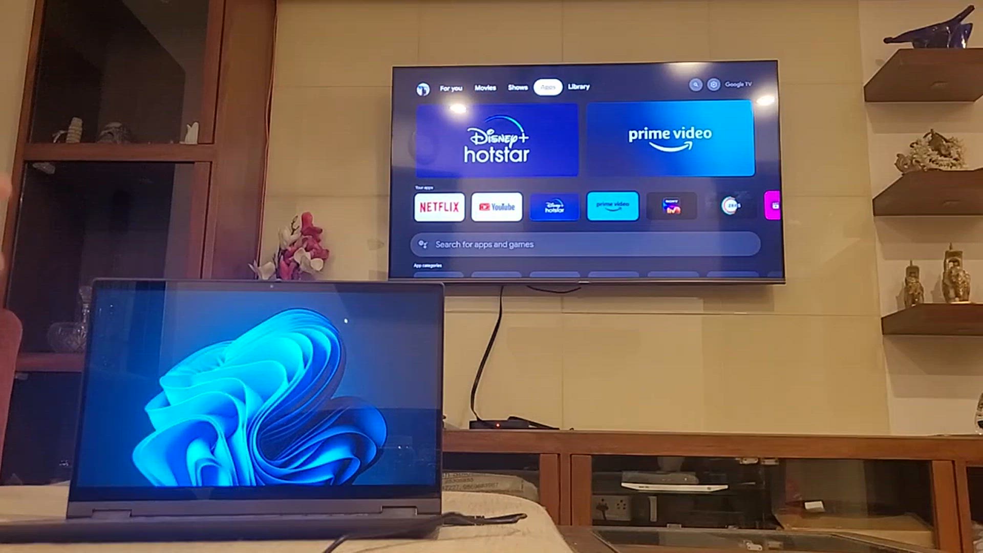 'Video thumbnail for How To Connect Laptop To Smart TV (Wirelessly)'
