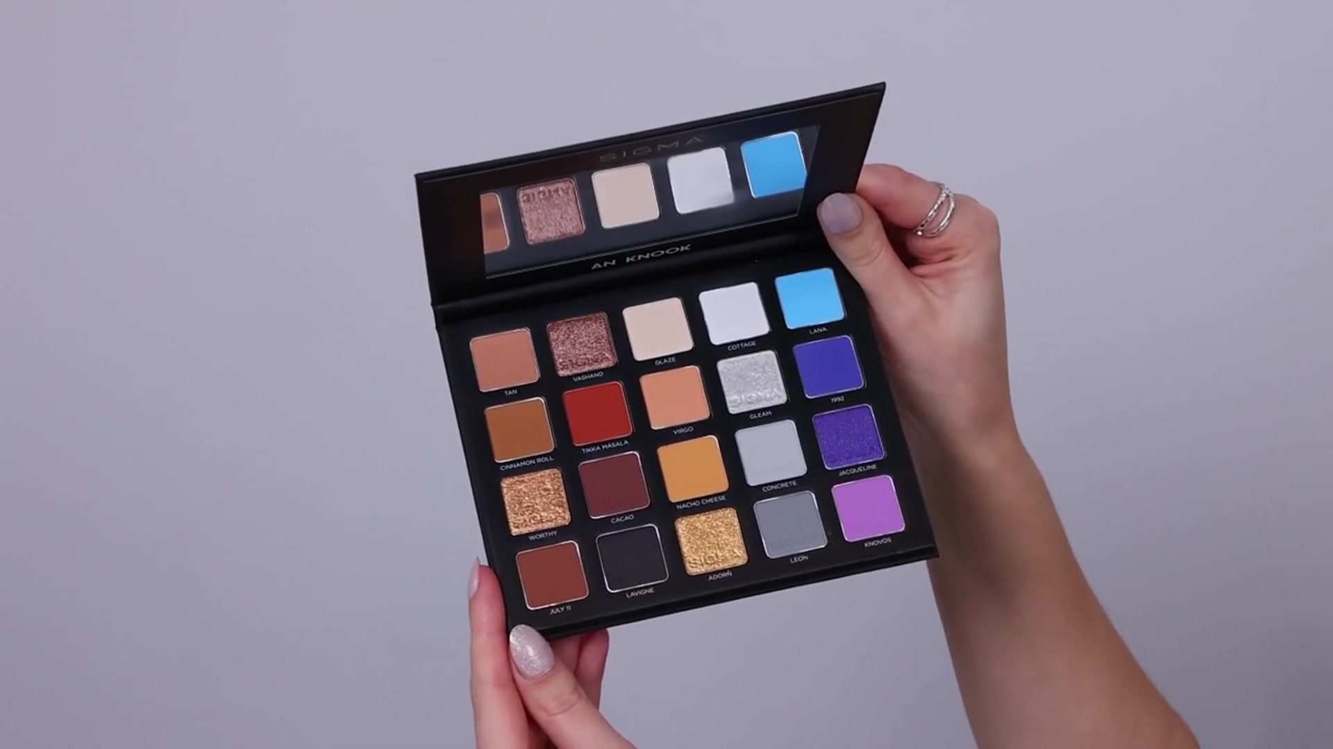 'Video thumbnail for How To Brown Halo Eye Makeup Tutorial'