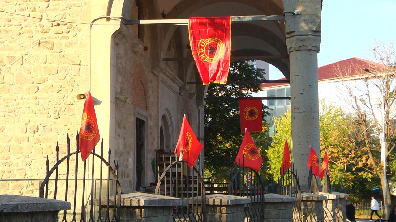 Video thumbnail for The Hague court to deliver verdict for former Kosovo president, KLA commanders.